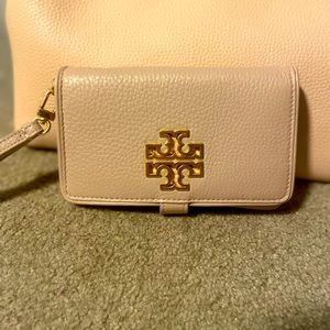 Tory Burch Britten Smartphone Wallet - BRAND NEW!